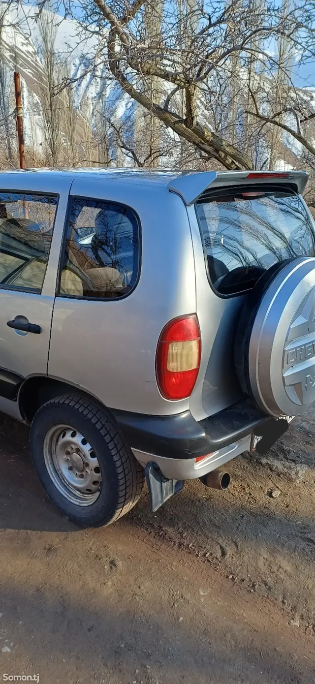 Chevrolet Niva 2007 · 1.7 MT