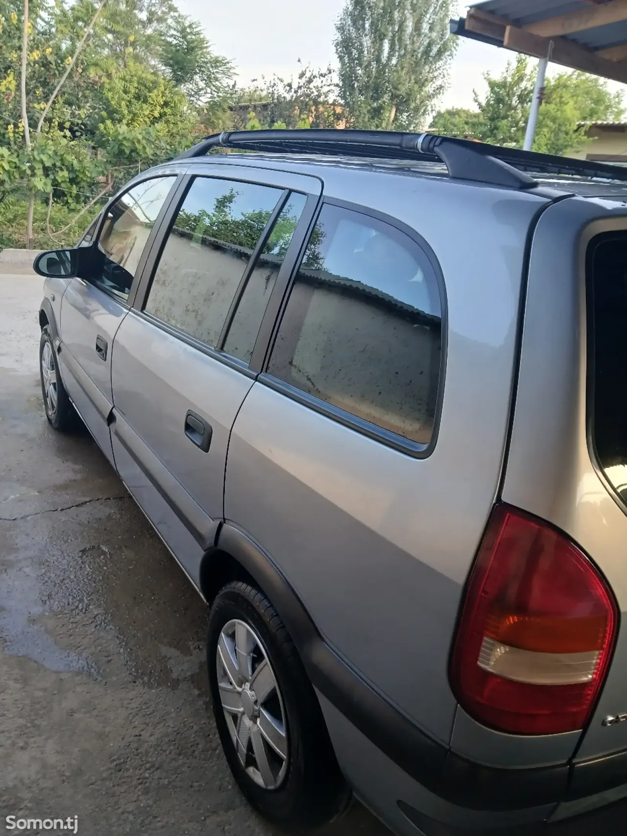 Opel Zafira 2001 · 1.8 MT