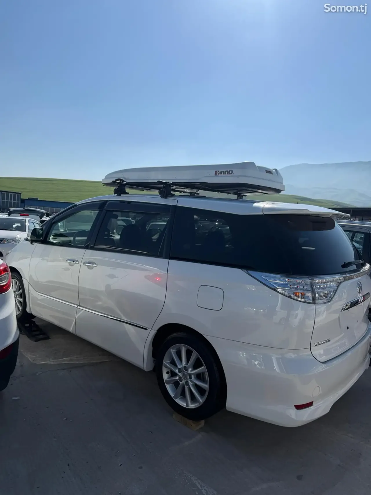 Toyota Estima 2014 · 2.4 AT