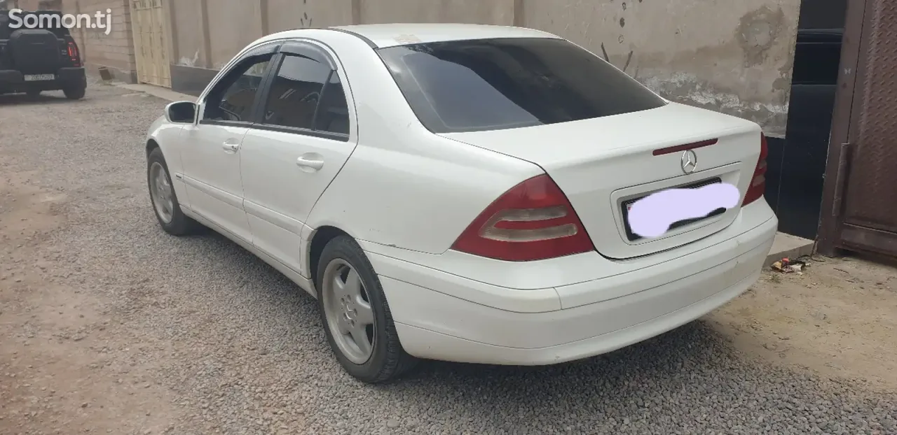 Mercedes-Benz C class 2002 · 2.4 MT