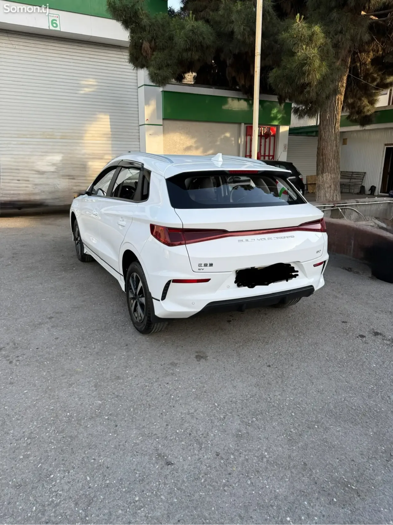 BYD E2 2023 · AT