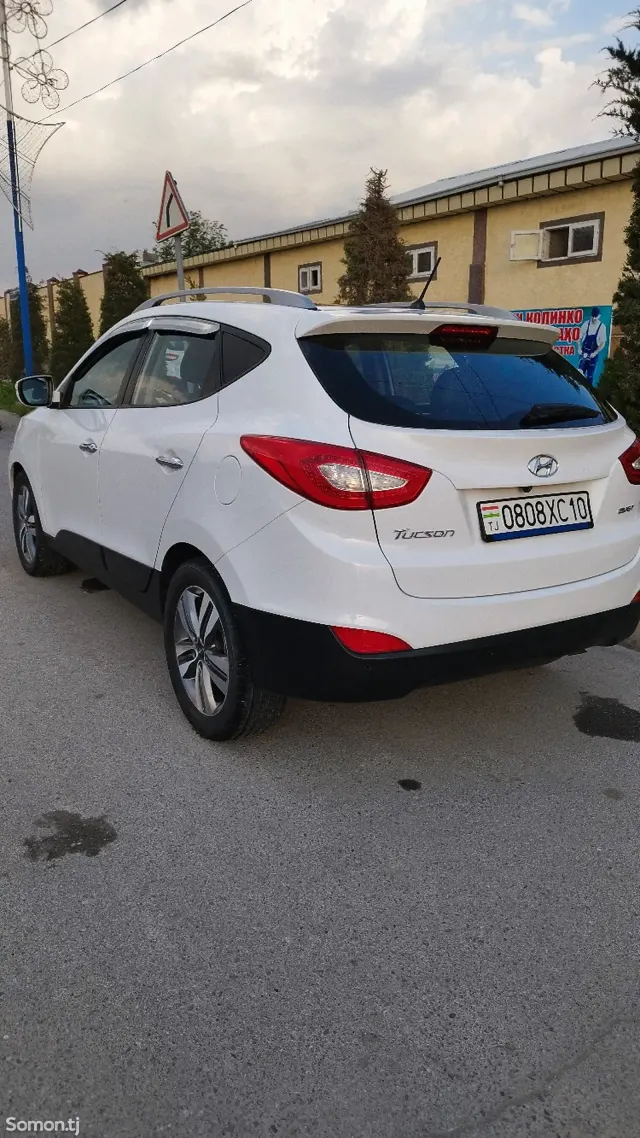 Hyundai Tucson 2015 · 2.0 AT