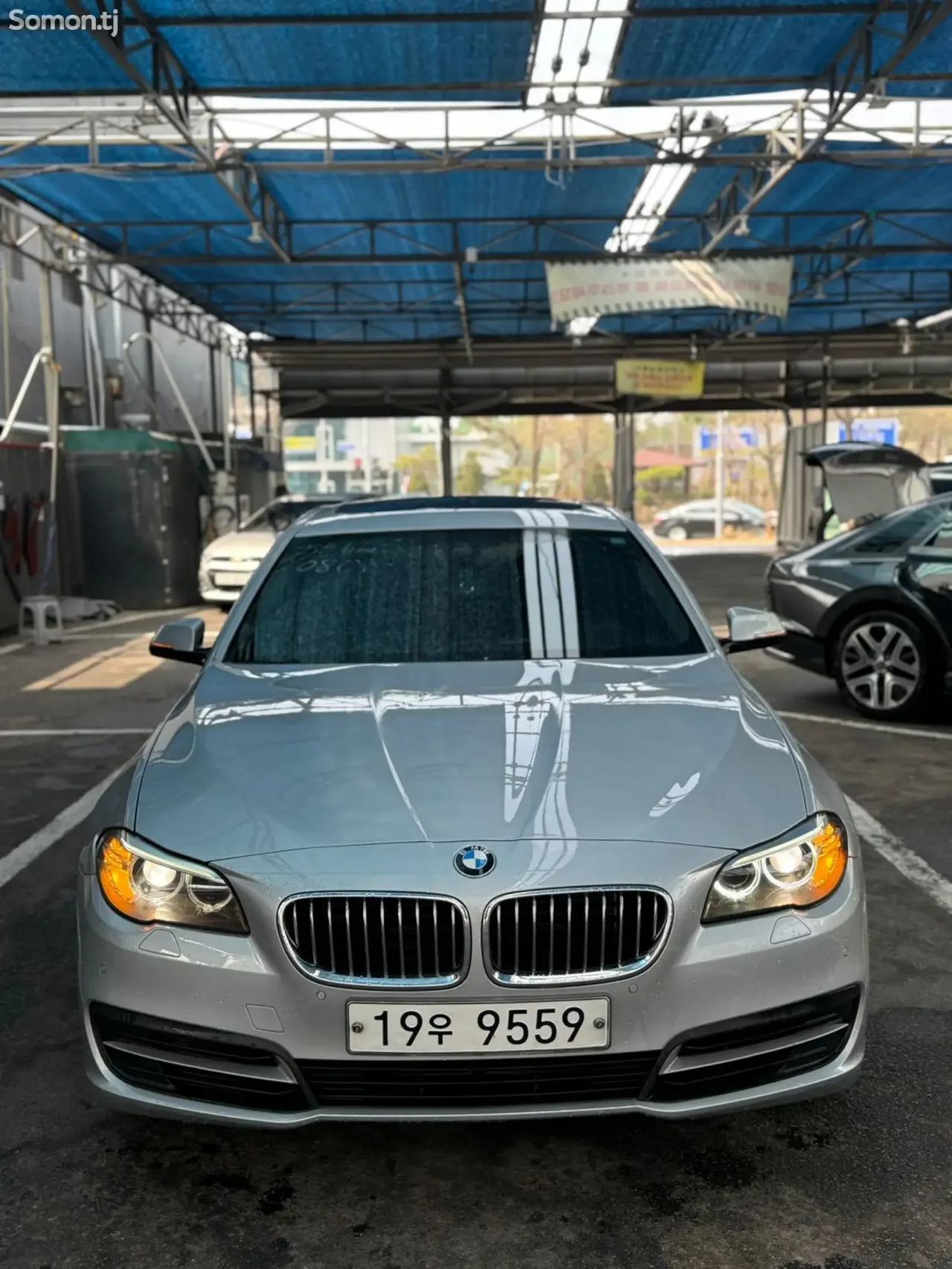 BMW 5 series 2015 · 2.0 AT
