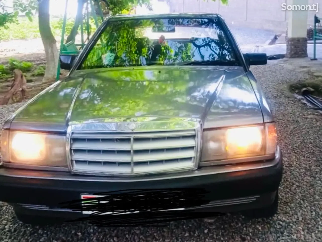 Mercedes-Benz W201 1990 · 2.0 MT