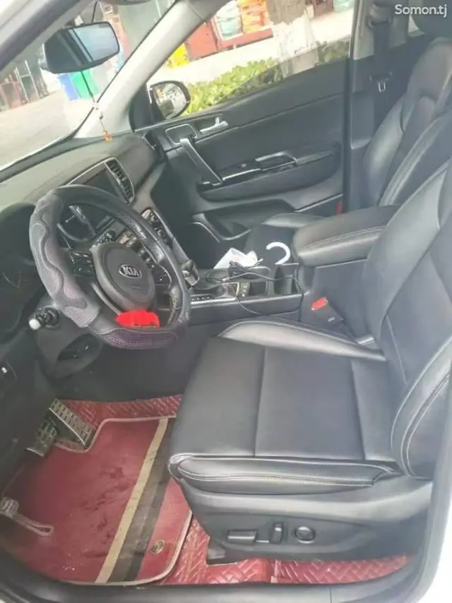 Kia K5 2016 · 2.0 AT