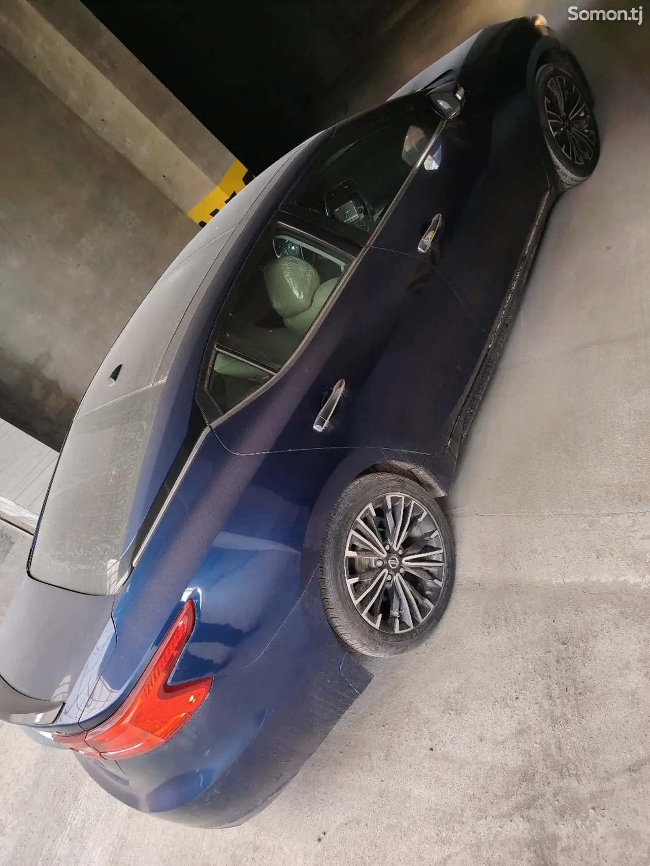 Nissan Maxima 2015 · 2.0 AT