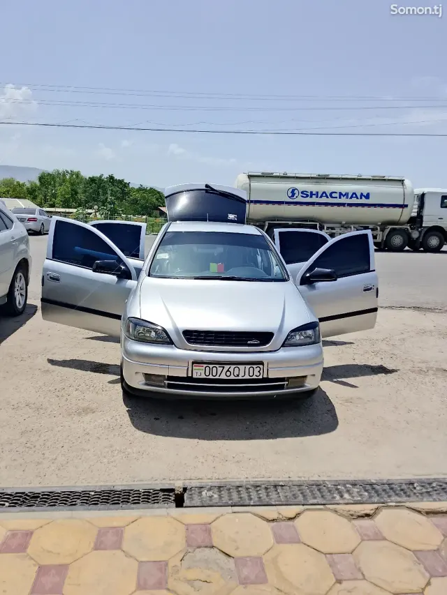 Opel Astra J 2003 · 1.6 MT