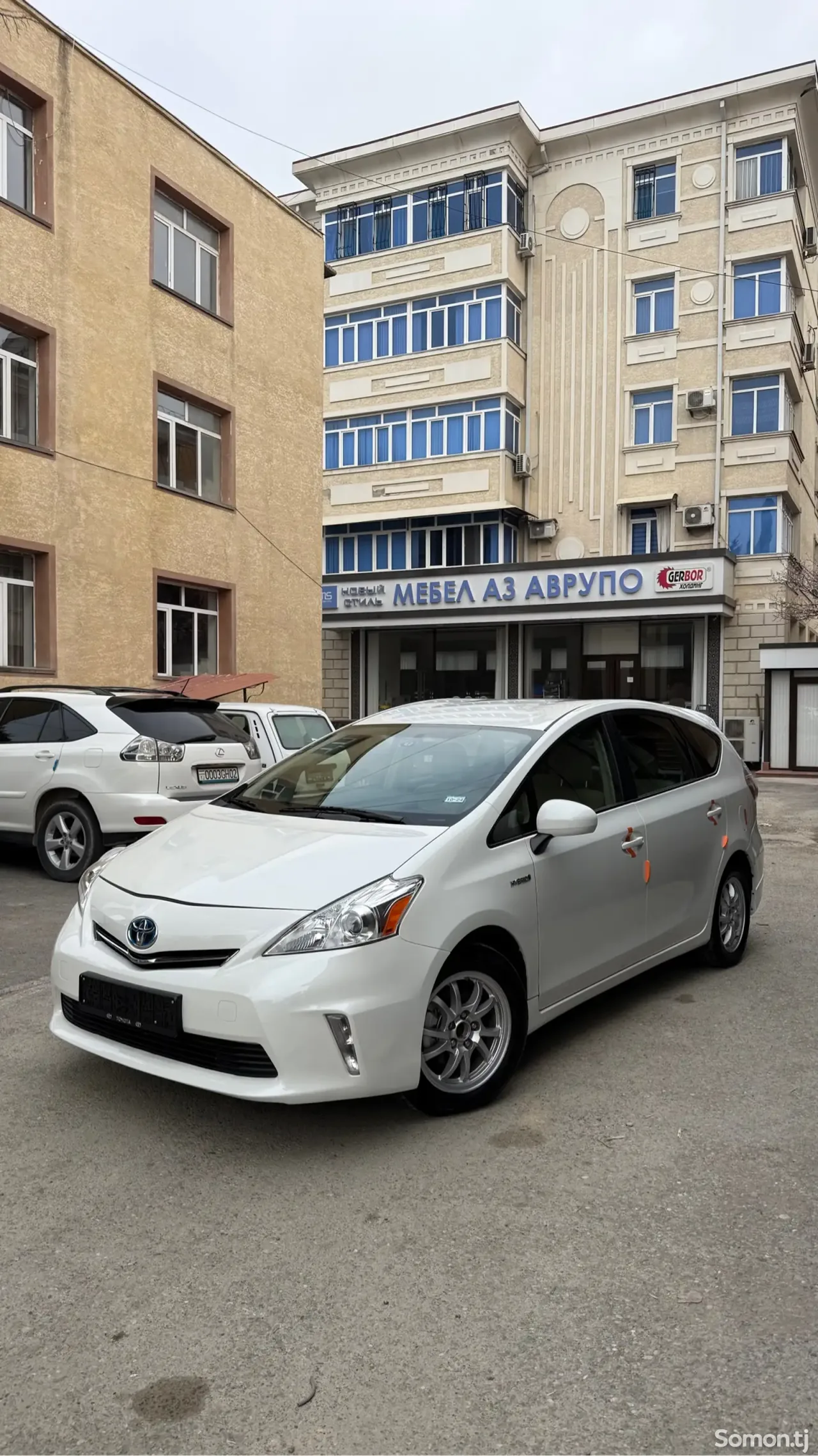Toyota Prius 2014 · 1.8 AT