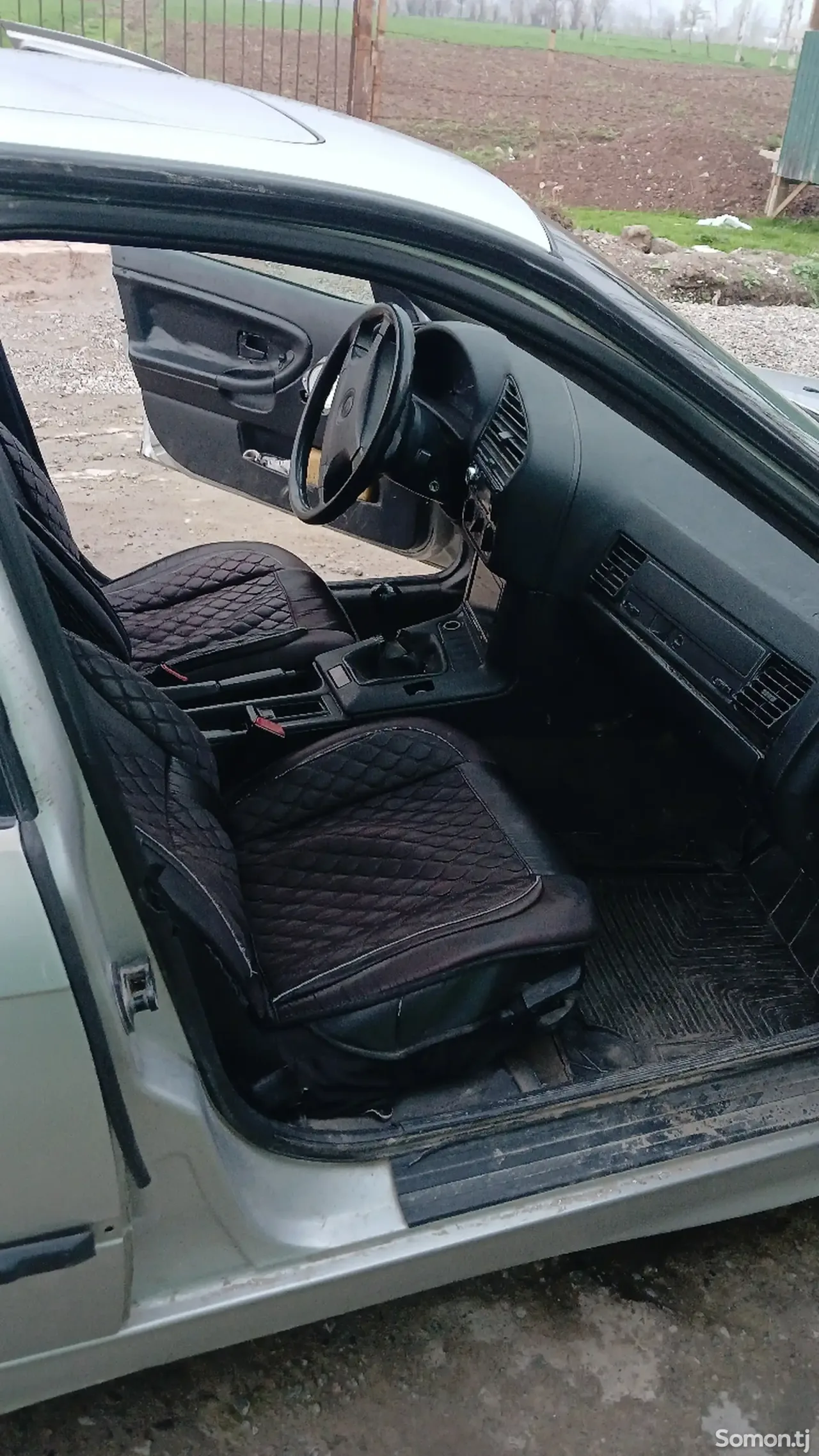 BMW 3 series 1992 · 0.8 MT