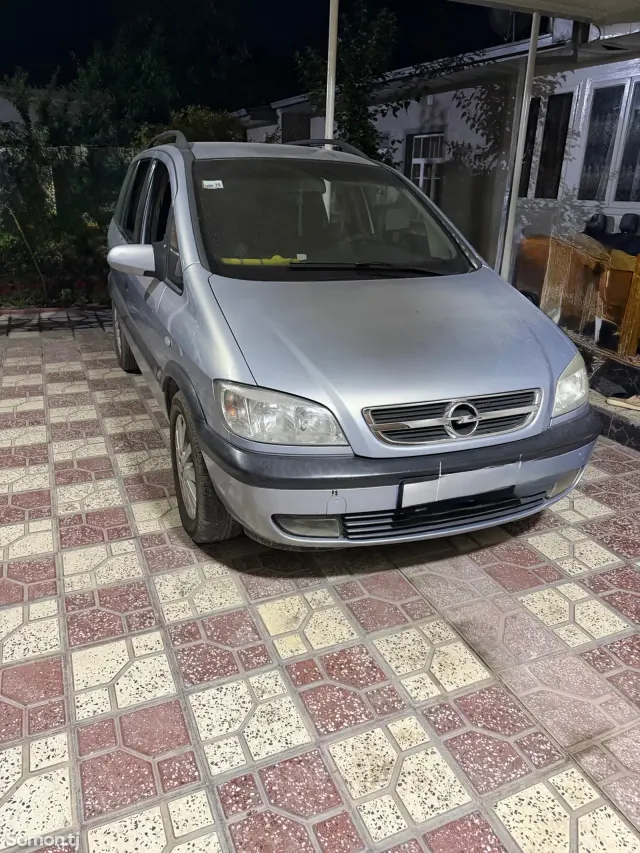 Opel Zafira 2003 · 2.2 AT