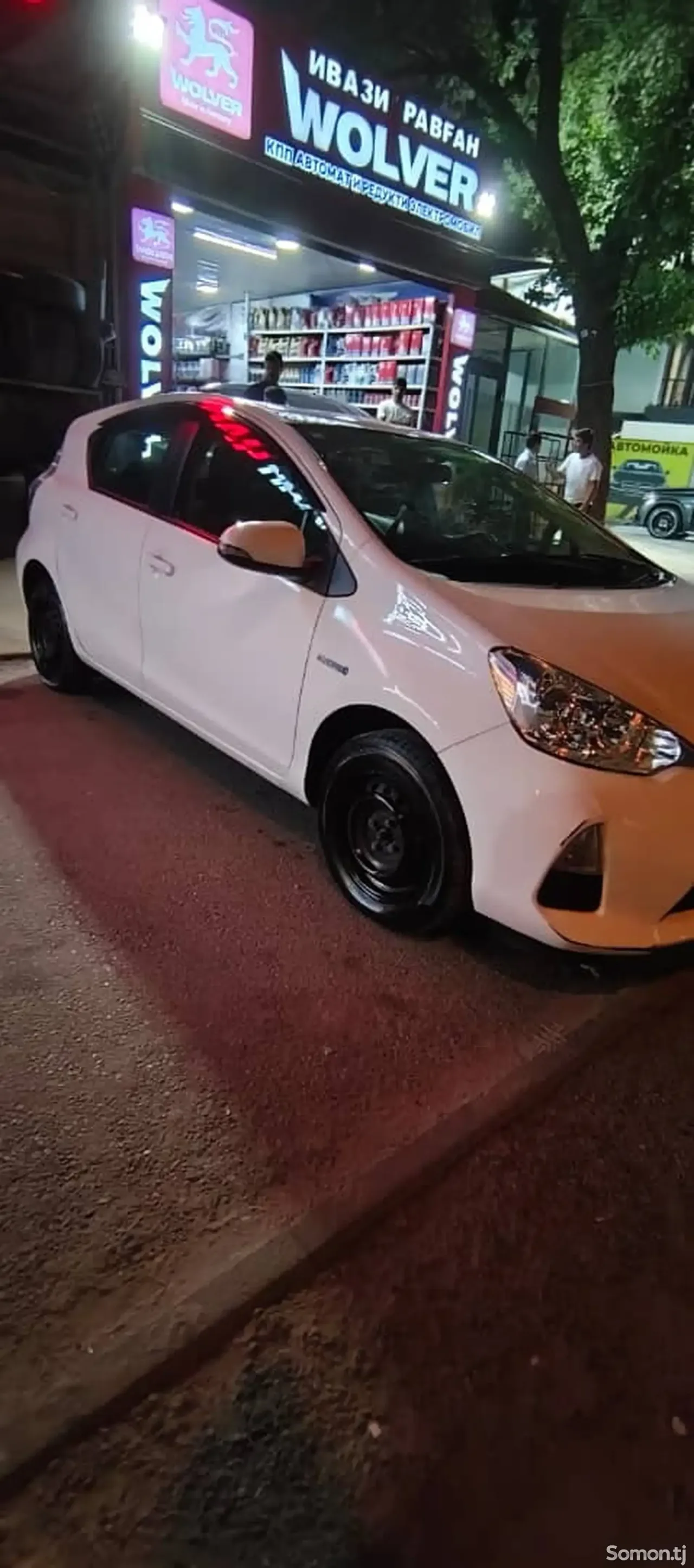 Toyota Aqua 2014 · 1.5 AT