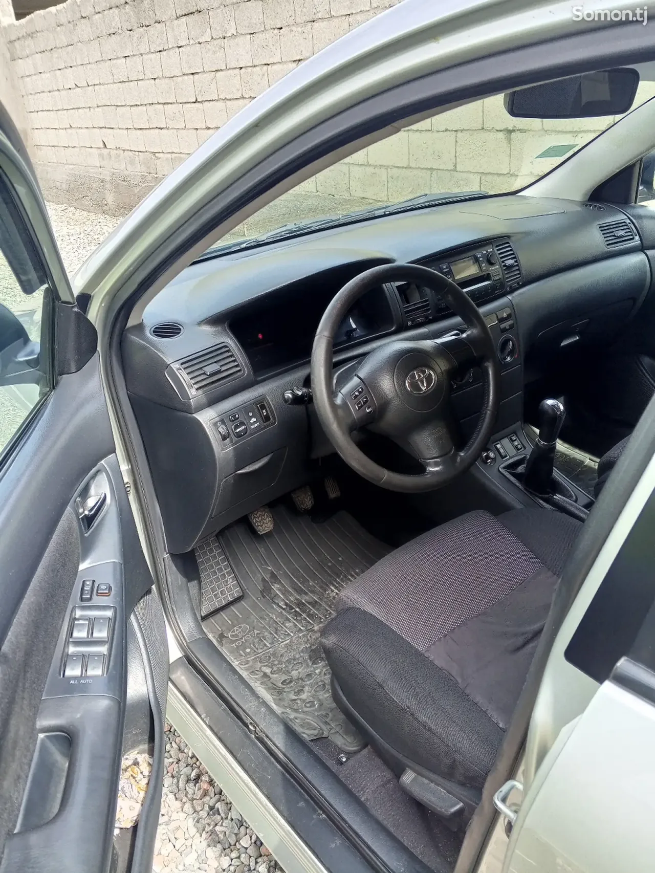 Toyota Corolla 2006 · 1.6 MT