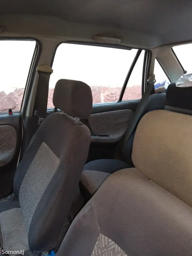 Daewoo Nexia 1996 · 1.6 MT