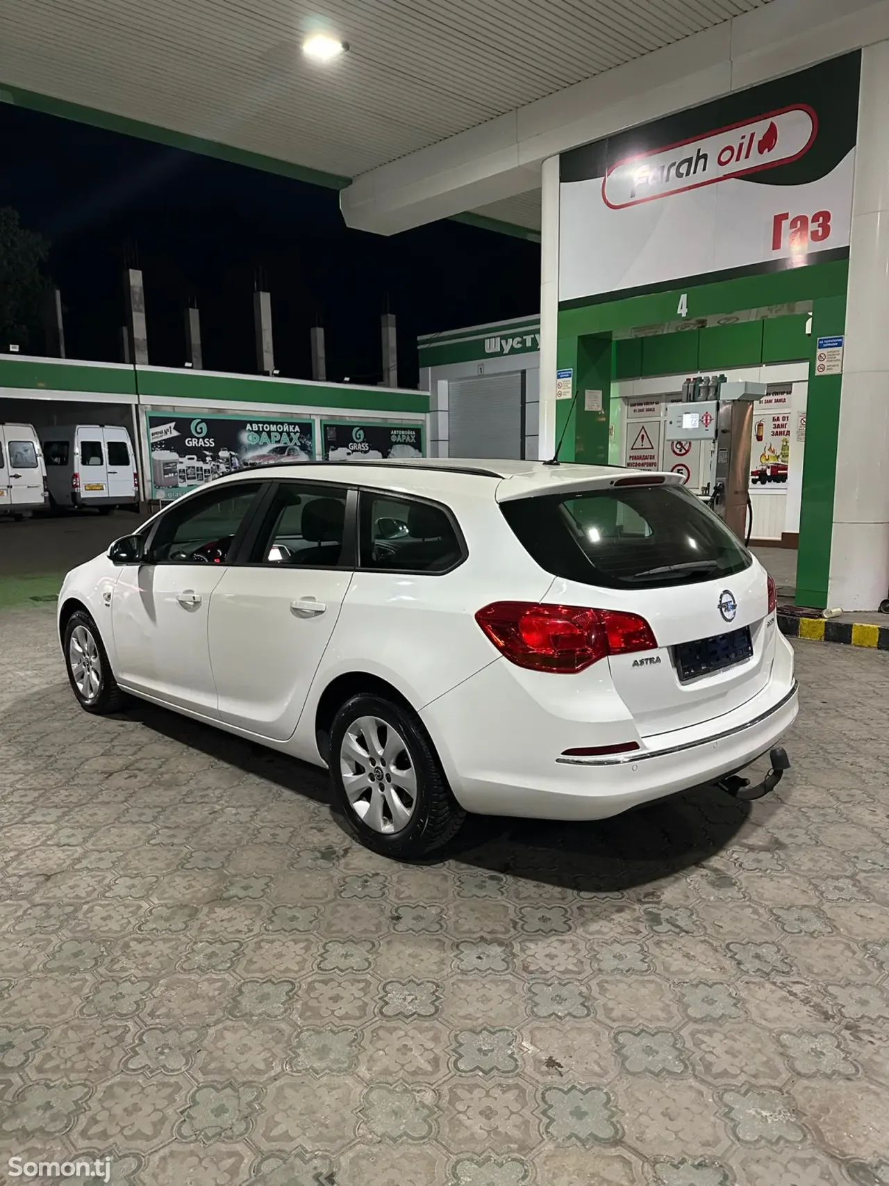 Opel Astra J 2014 · 1.4 MT