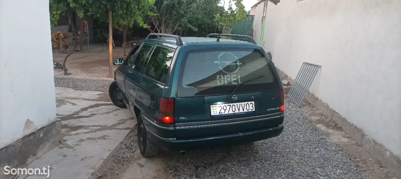Opel Astra F 1997 · 1.6 MT