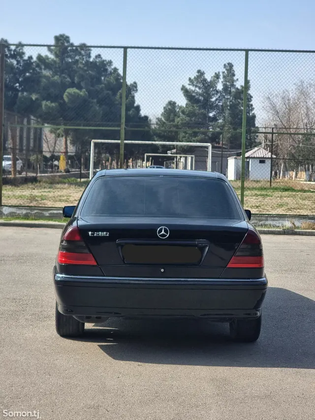 Mercedes-Benz C class 2000 · 2.0 AT