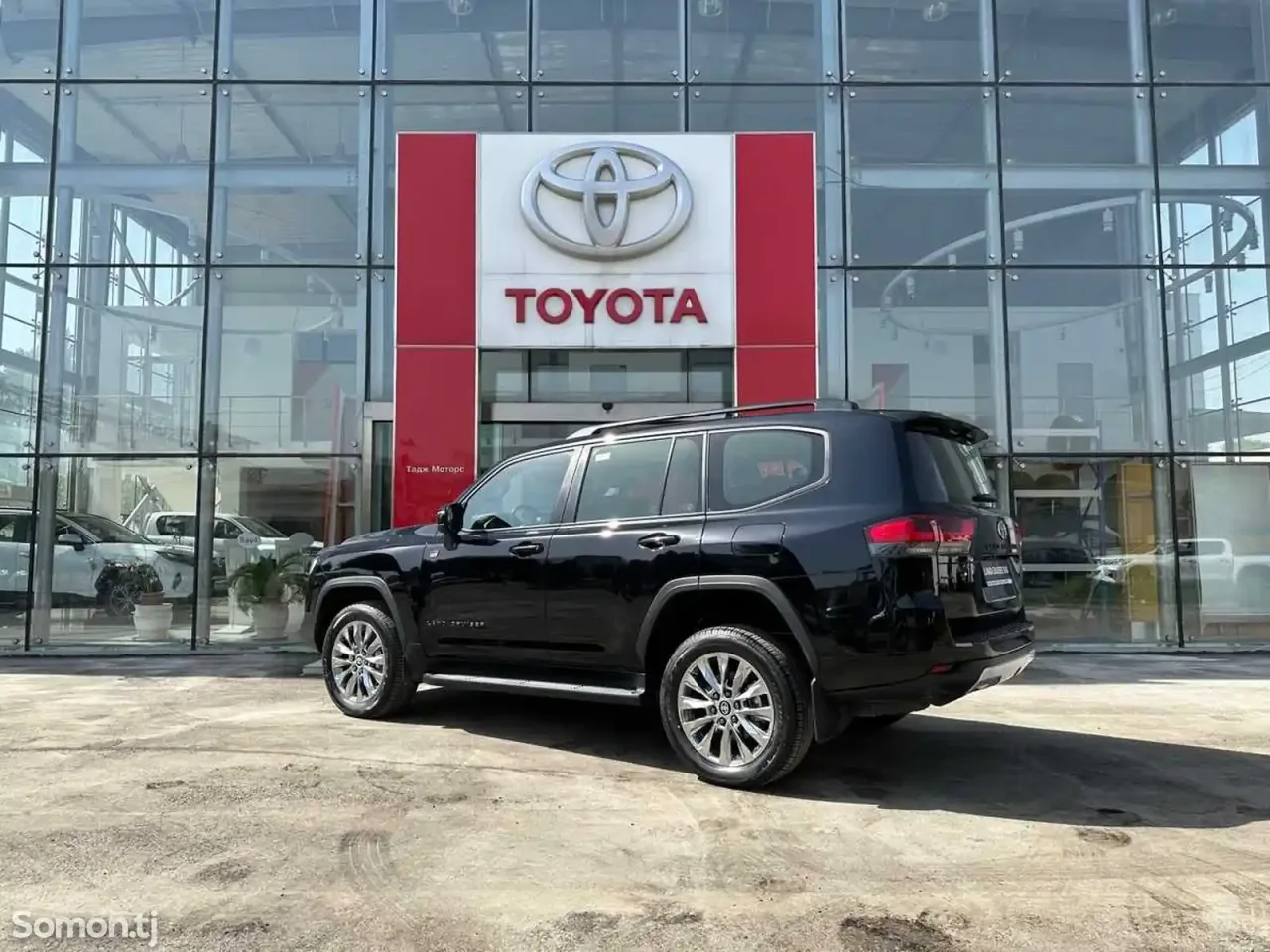 Toyota Land Cruiser 2025 · 3.5 AT
