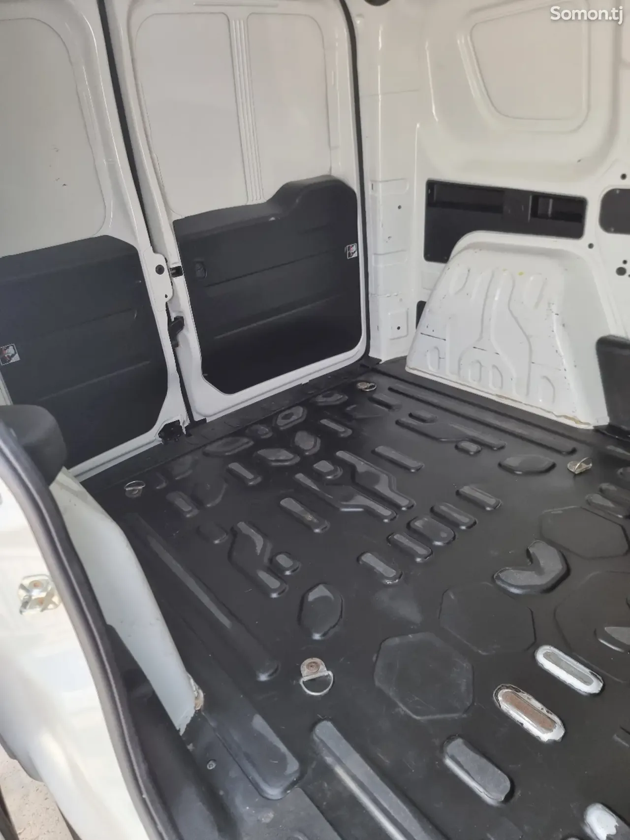 Opel Combo 2017 · 1.4 MT