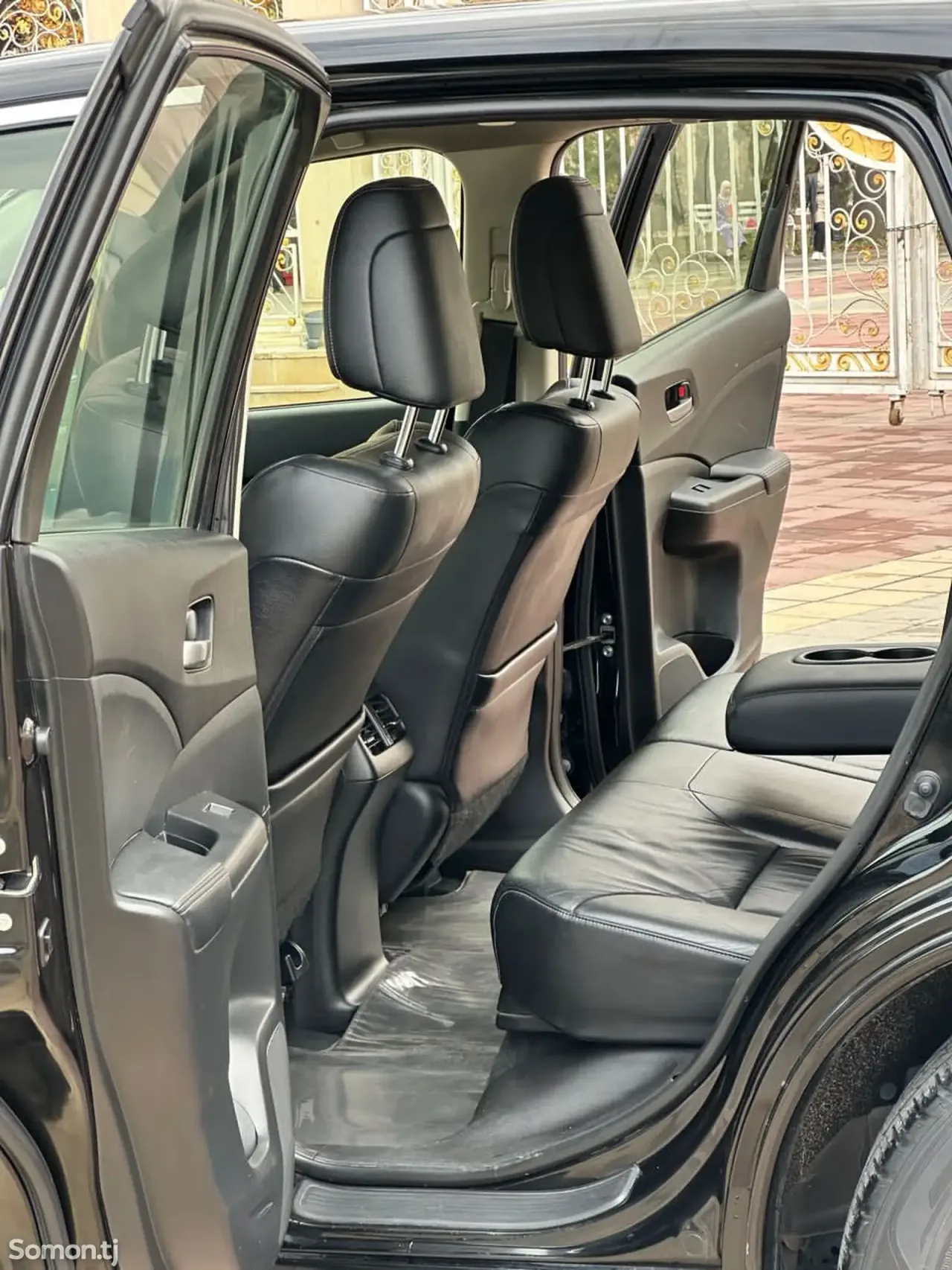 Honda CR-V 2012 · 2.4 AT