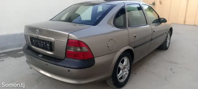 Opel Vectra B 1995 · 1.6 MT