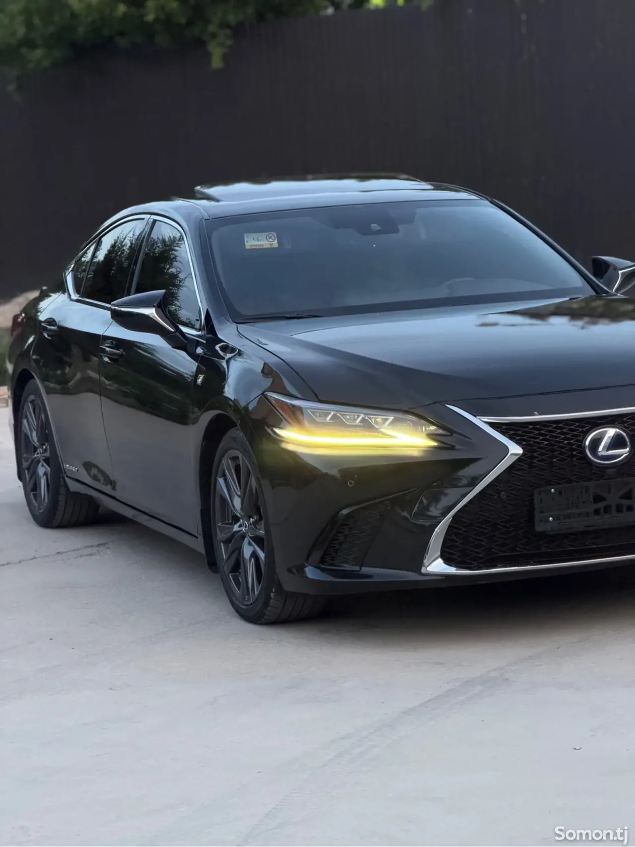 Lexus ES series 2020 · 2.5 AT