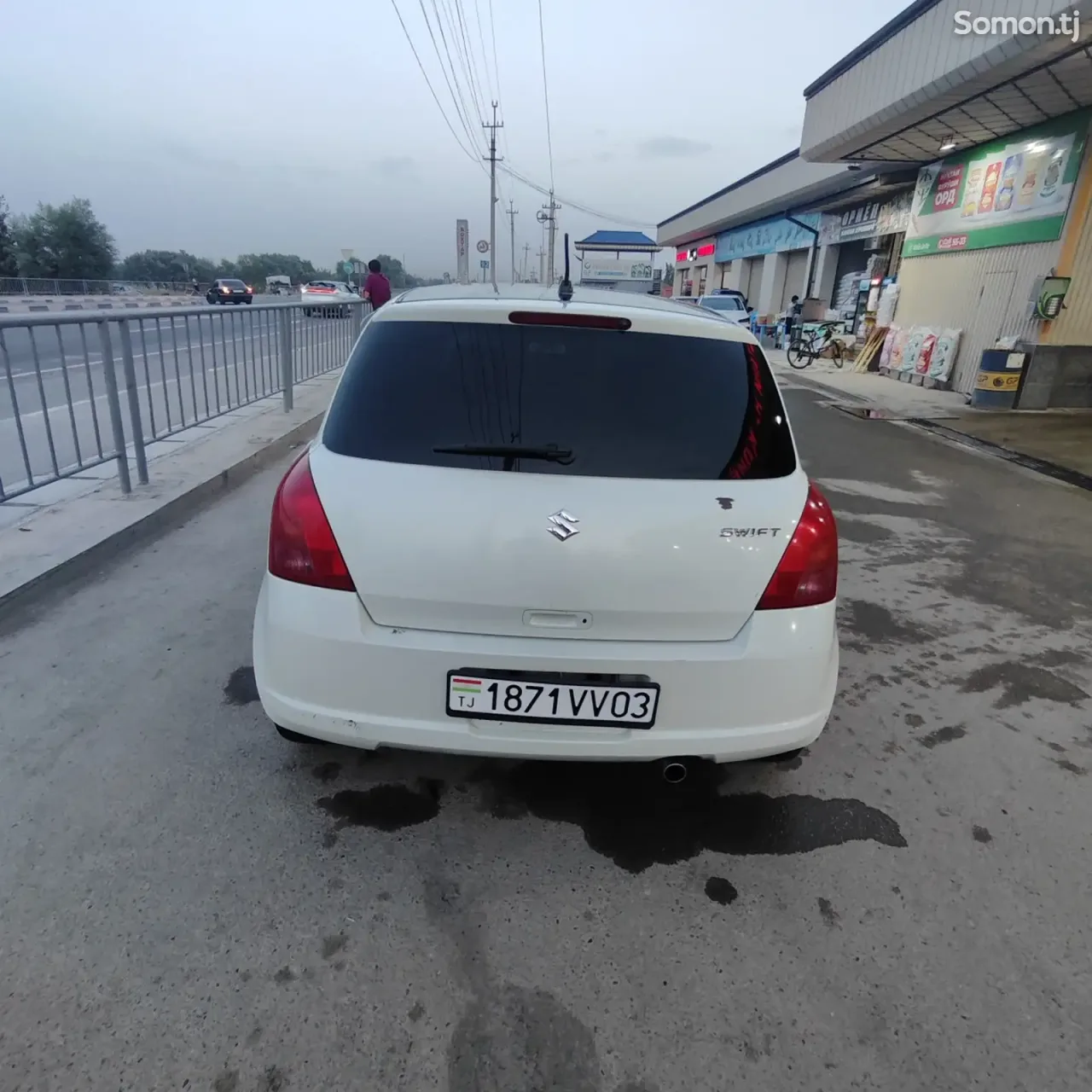 Suzuki Swift 2006 · 1.3 AT