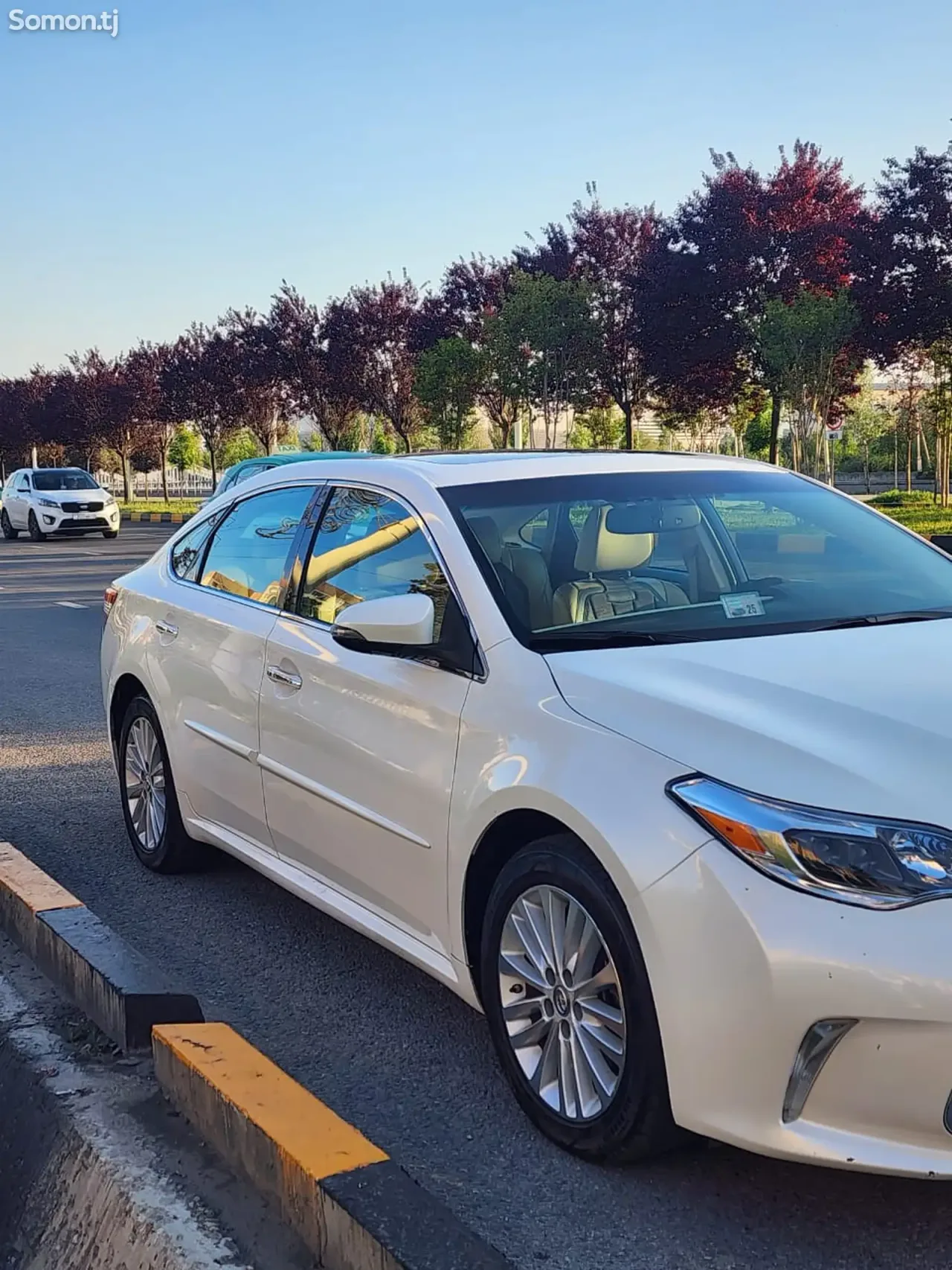 Toyota Avalon 2016 · 2.5 AT