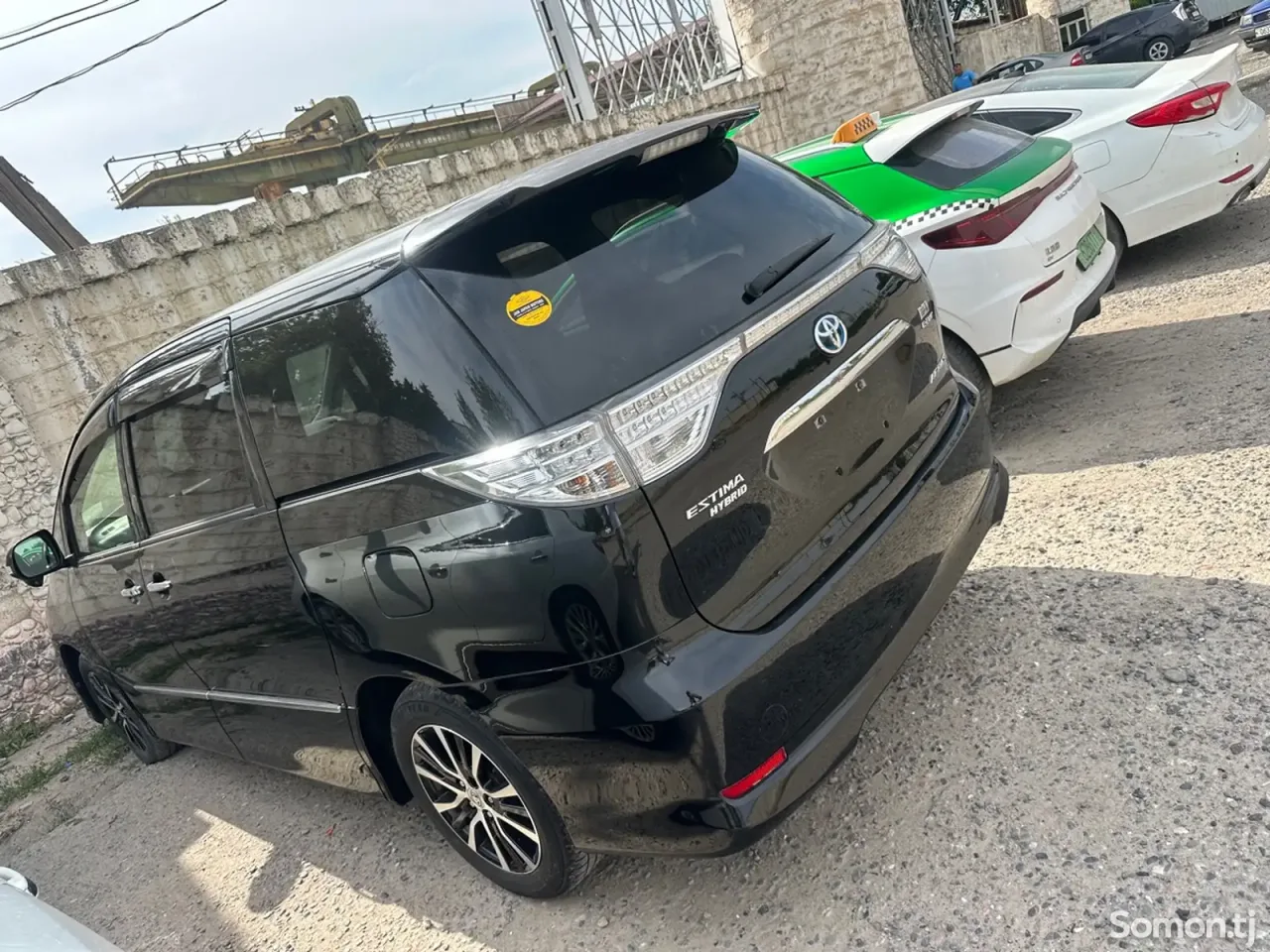 Toyota Estima 2014 · 2.4 AT