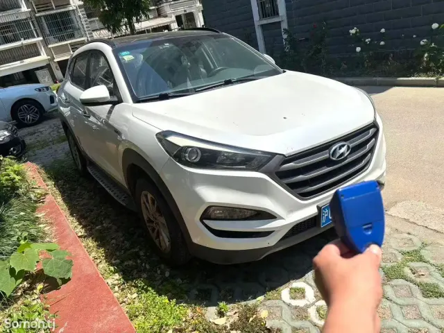 Hyundai Tucson 2016 · 1.6 AT