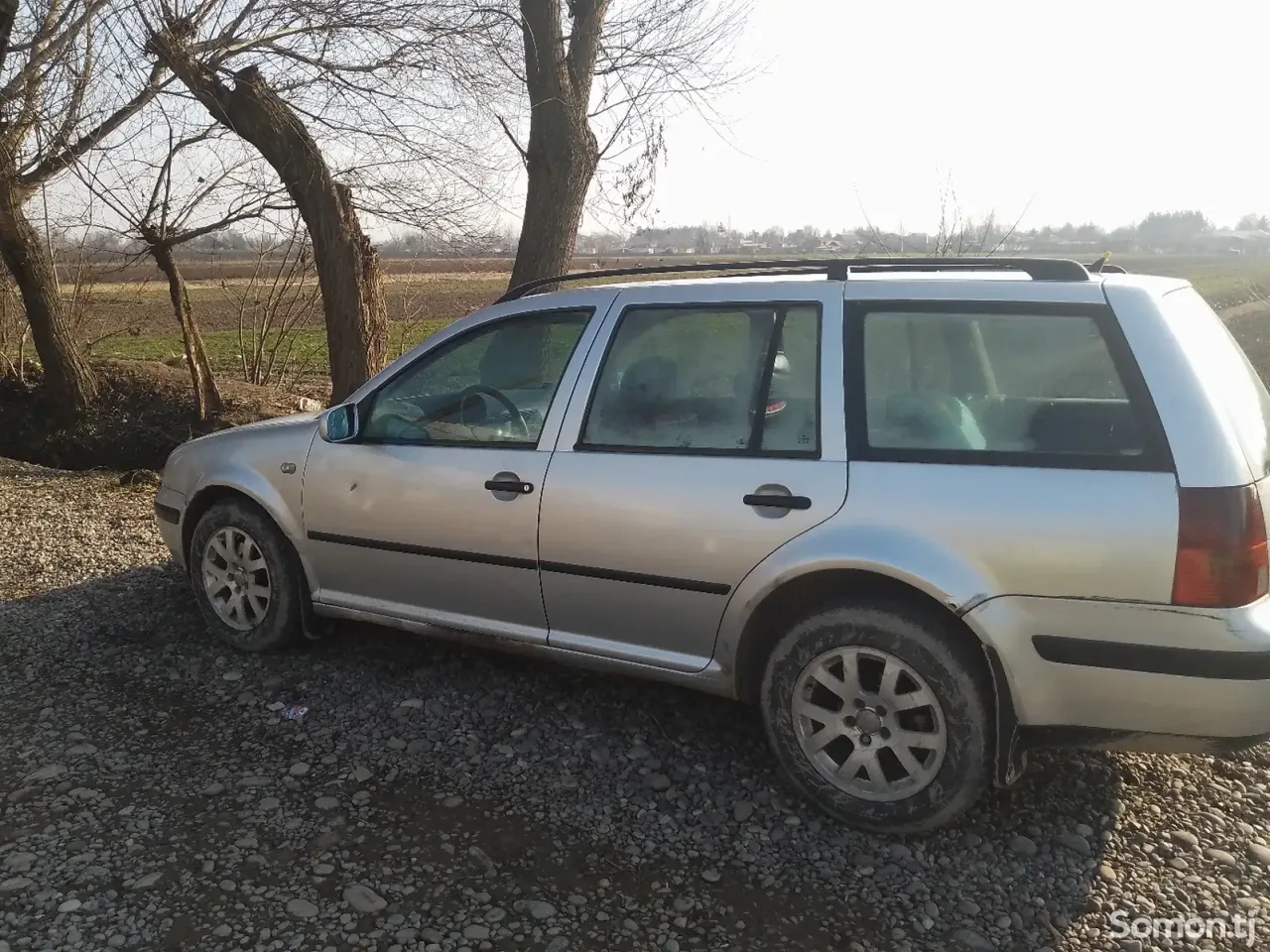 Volkswagen Golf 2002 · 1.6 MT