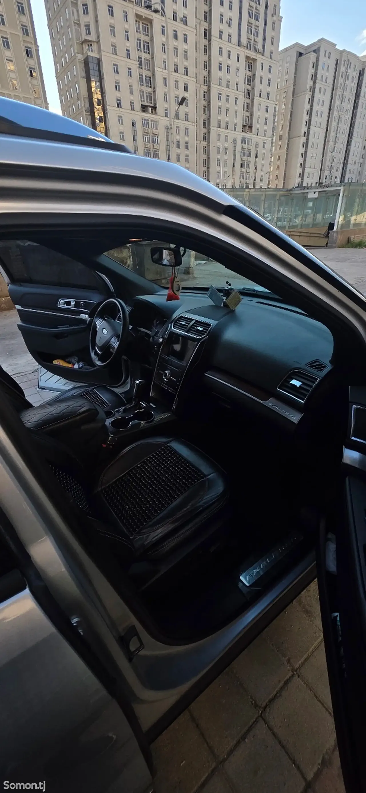 Ford Explorer 2019 · 3.5 AT