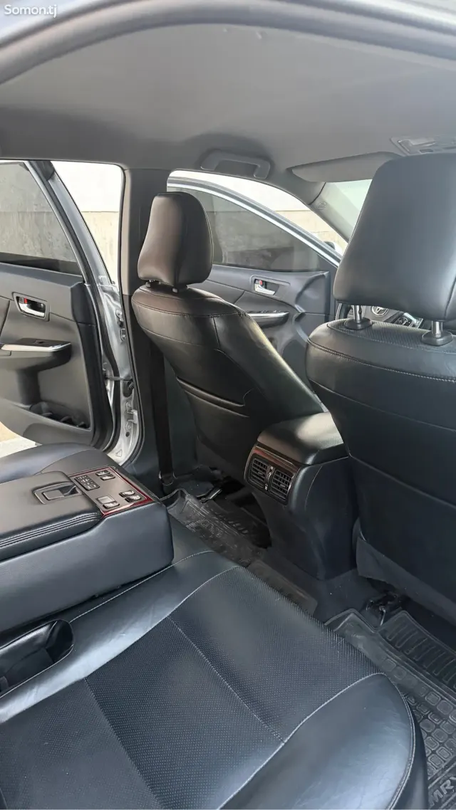 Toyota Camry 2016 · 2.0 AT