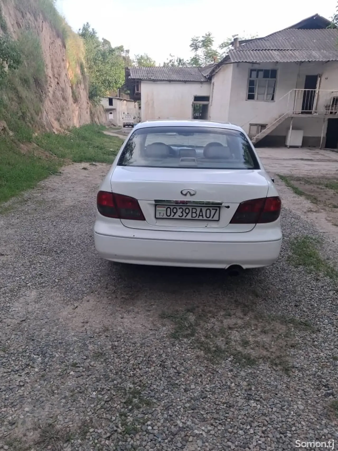 Nissan Maxima 2004 · 2.5 MT