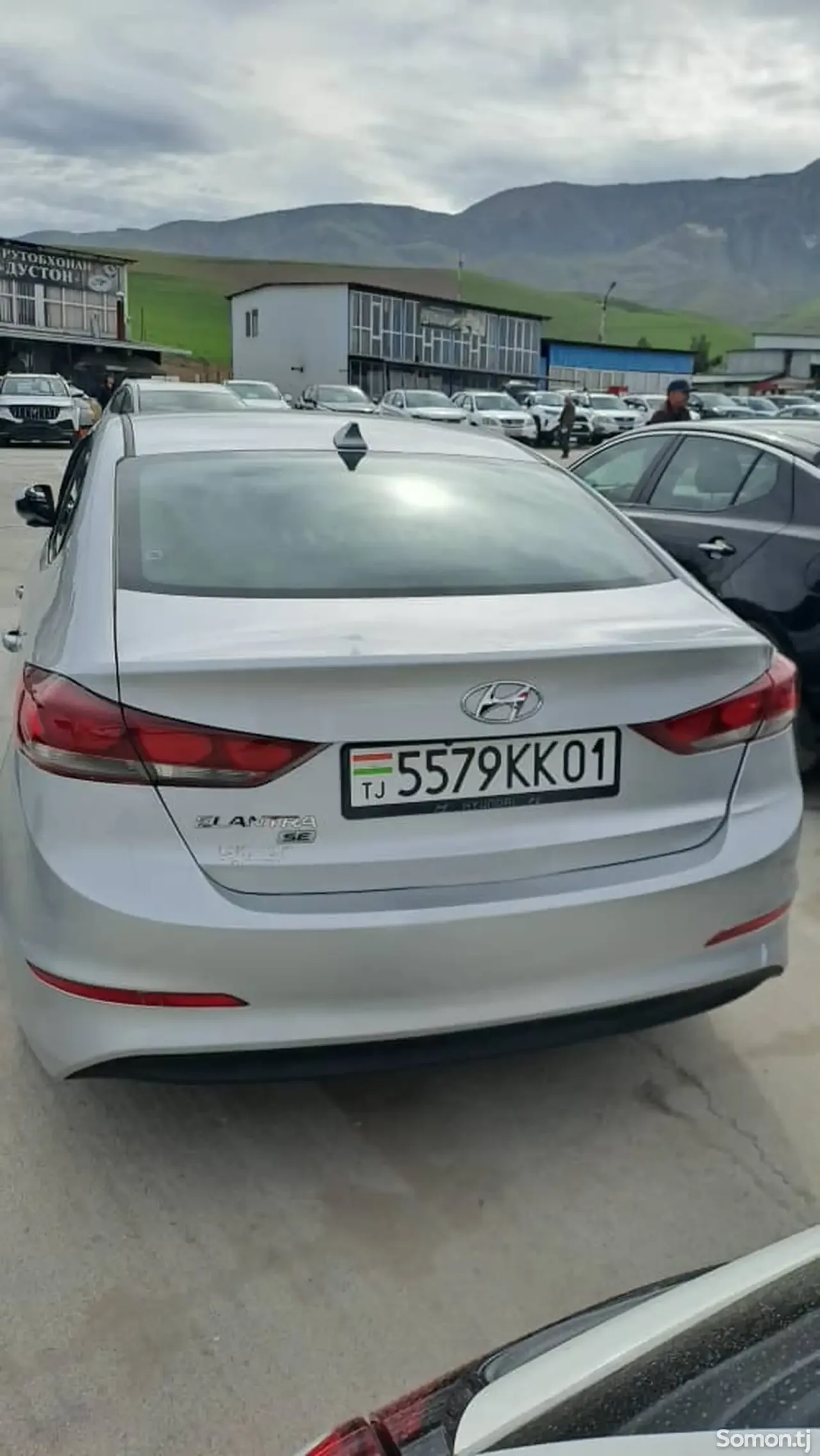 Hyundai Elantra 2016 · 2.0 AT
