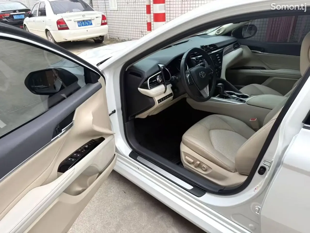 Toyota Camry 2018 · 2.5 AT