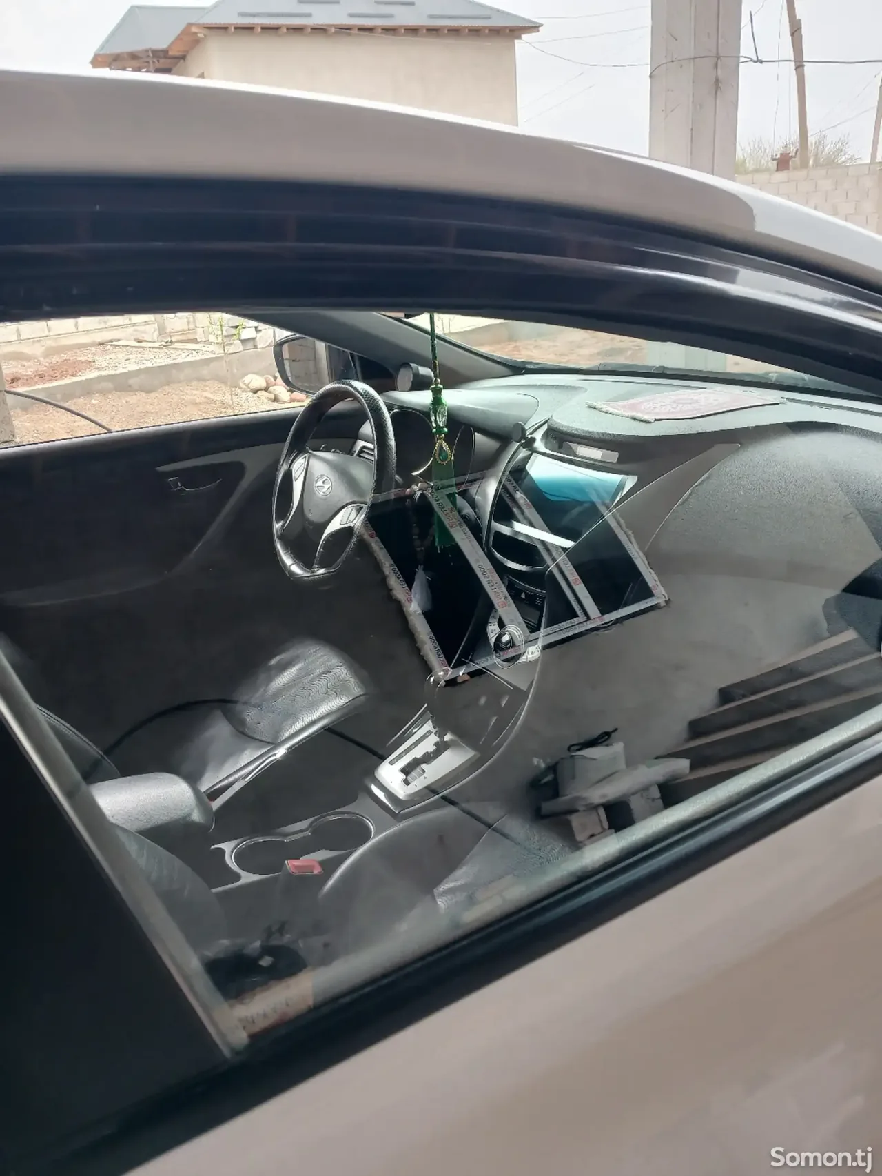 Hyundai Avante 2011 · 1.6 AT