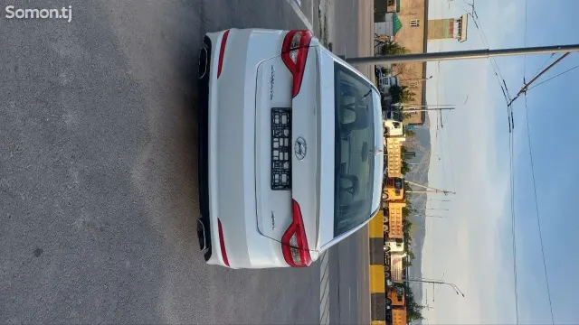 Hyundai Sonata 2015 · 2.4 AT