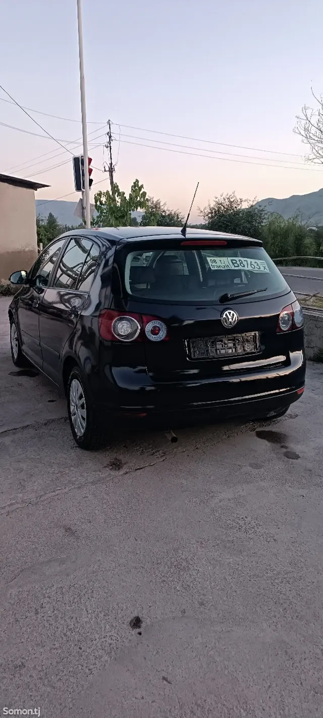 Volkswagen Golf 2006 · 1.4 MT