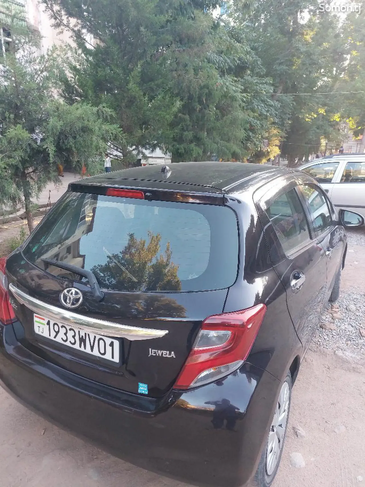 Toyota Vitz 2015 · 1.3 AT