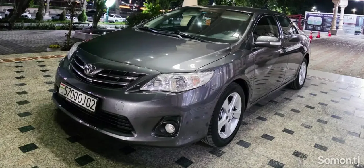Toyota Camry 2011 · 1.6 MT
