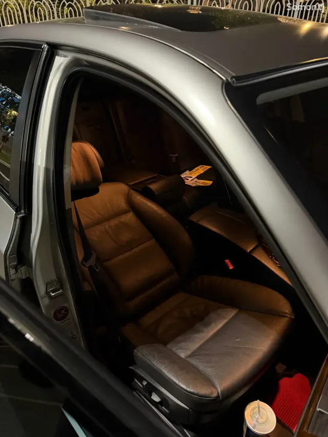 BMW 5 series 2010 · 3.0 AT