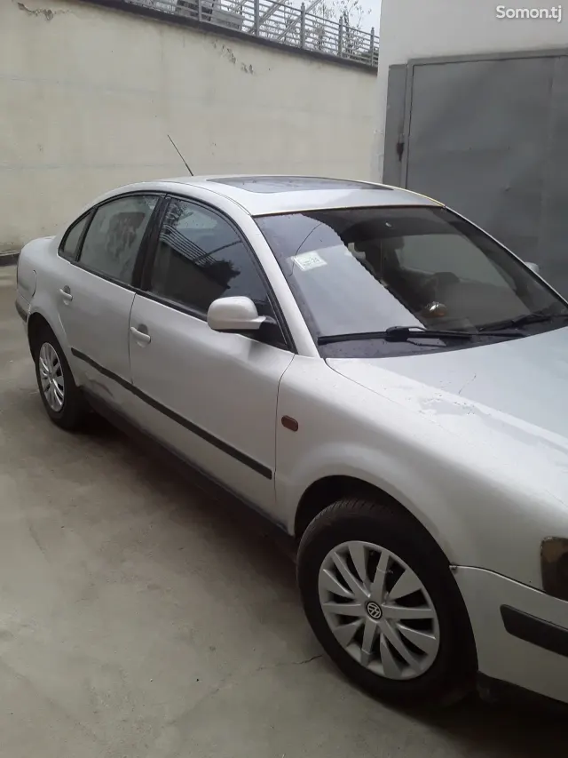 Volkswagen Passat 1998 · 1.6 MT