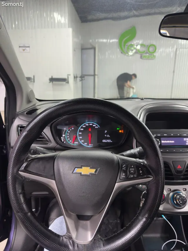 Chevrolet Spark 2016 · 1.0 AT