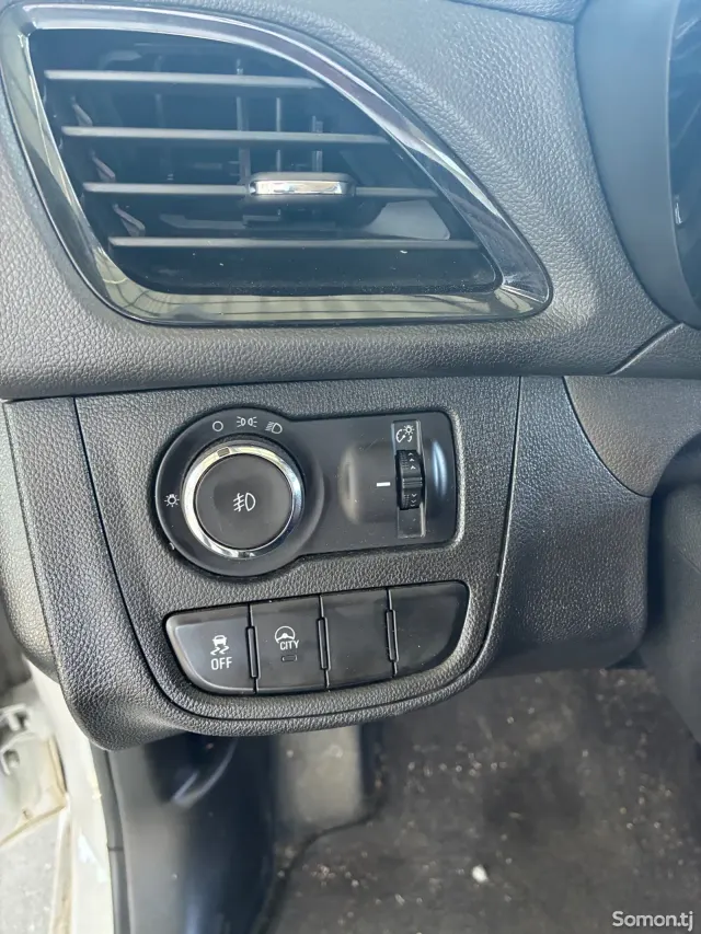 Chevrolet Spark 2016 · 1.1 AT
