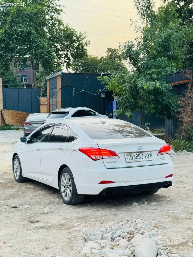 Hyundai i40 2013 · 2.0 AT