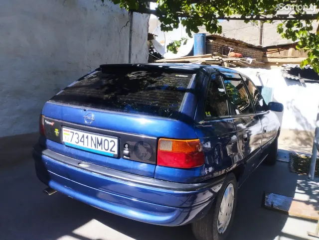 Opel Astra F 1997 · 1.6 MT