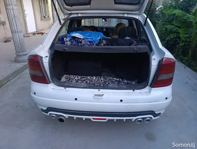 Opel Astra G 2000 · 1.6 MT