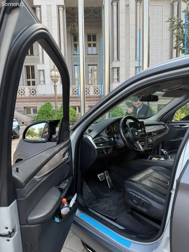 BMW X5 2015 · 3.0 AT