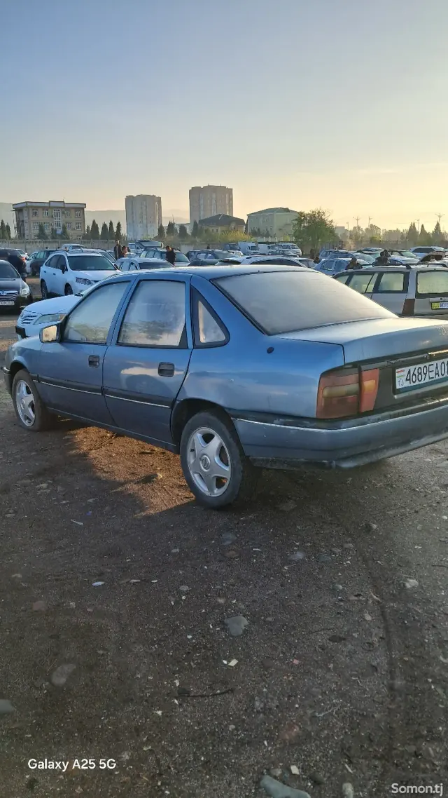 Opel Vectra A 1990 · MT