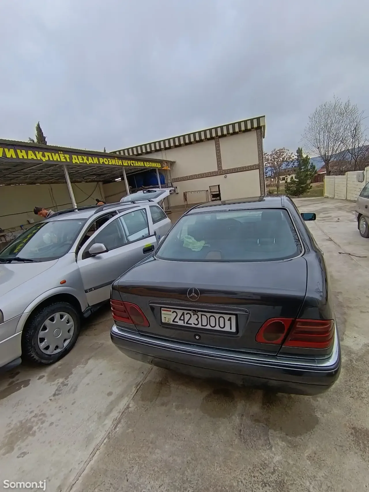 Mercedes-Benz E class 1996 · 2.0 AT